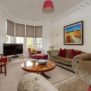 the-lauderdale-street-residence.edinburghhotelsuk.org/